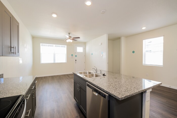 Building Photo - 13520 Oneida Ln