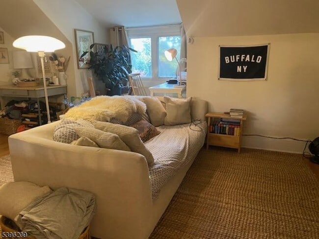 Building Photo - 166 Upper Mountain Ave