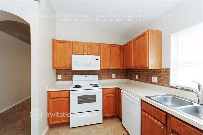 Building Photo - 10408 Hunters Haven Blvd