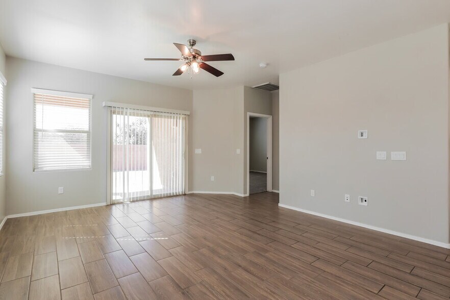 Building Photo - 334 S Willow Wick Dr