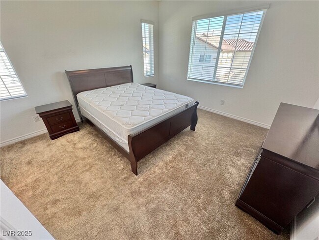 Building Photo - 20 Barbara Ln