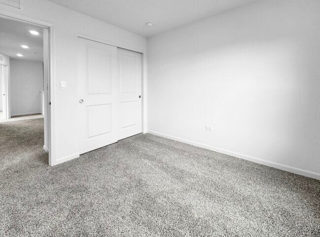 Building Photo - 324 Basin Ct