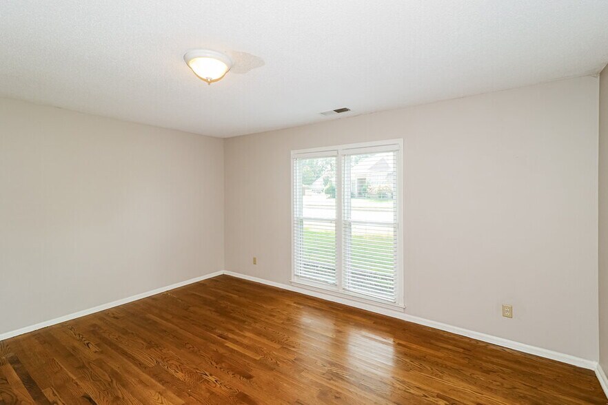Building Photo - 2804 Davies Plantation Rd