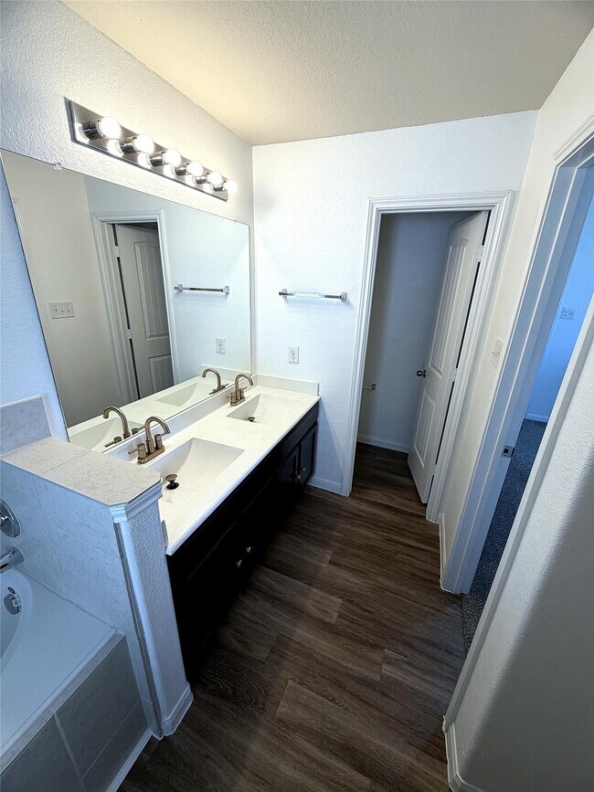 Building Photo - 18623 Dingo Stream Ln