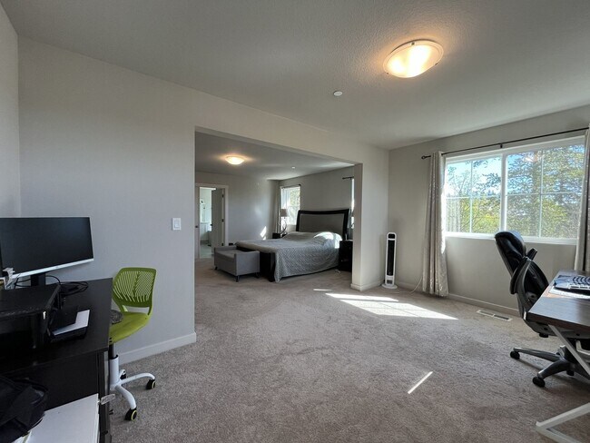 Building Photo - Spacious 5BR Home Near Mountainside High School with Loft, Balcony & Large Kitchen