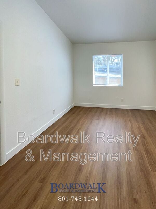 Building Photo - 155 W State St