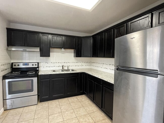 Building Photo - 4606 Nesbitt Dr