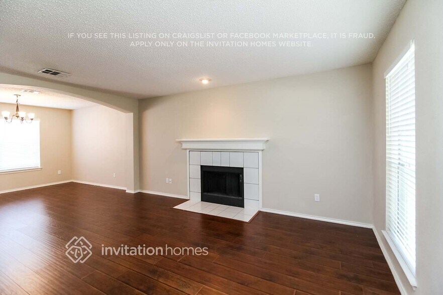 Building Photo - 703 Meadowgate Dr