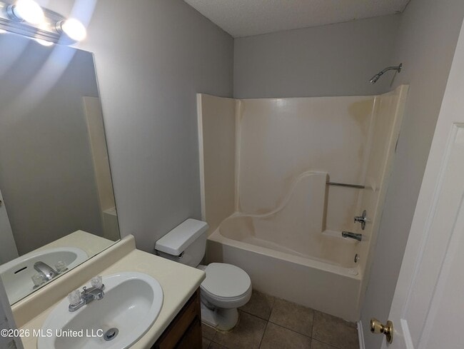 Building Photo - 904 Acorn Cove