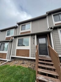 Building Photo - 2 Bedroom 1 1/2 Bath Townhome