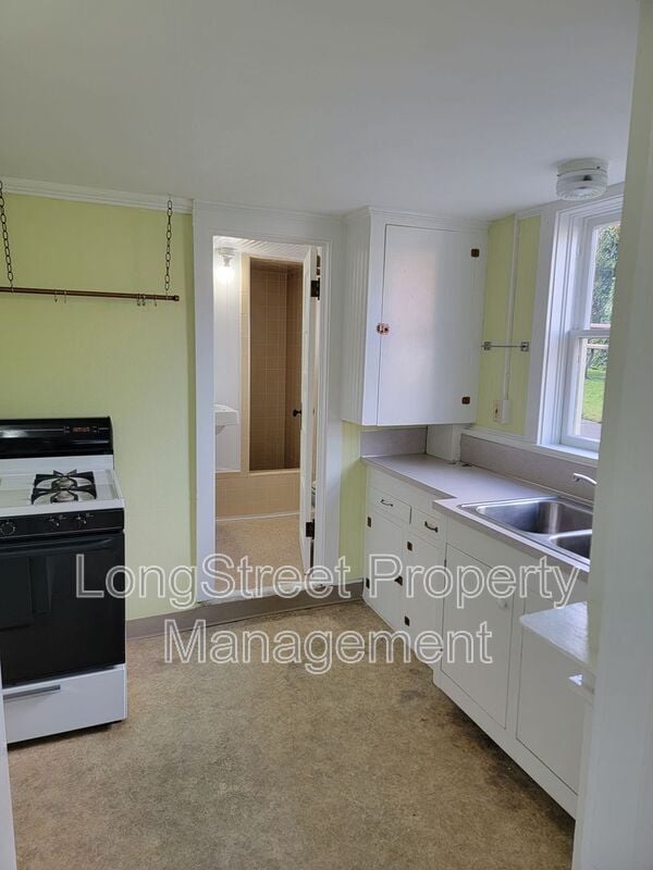 Building Photo - 218 NW 21st St