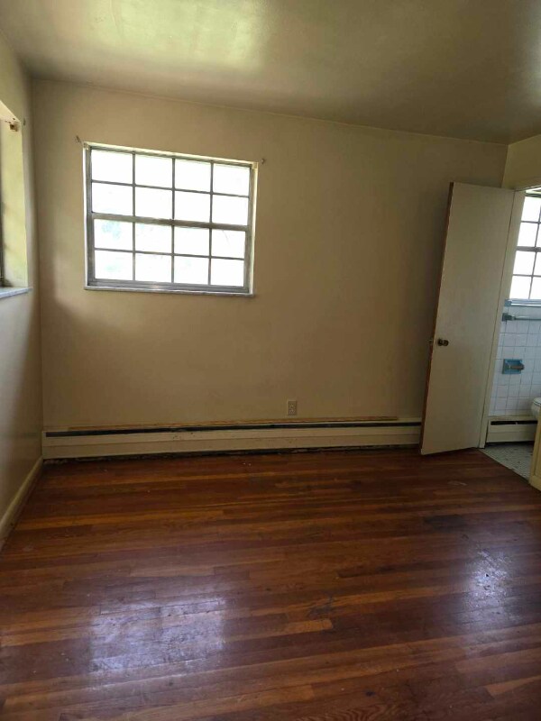 Building Photo - 1600 Crest Hill Ave
