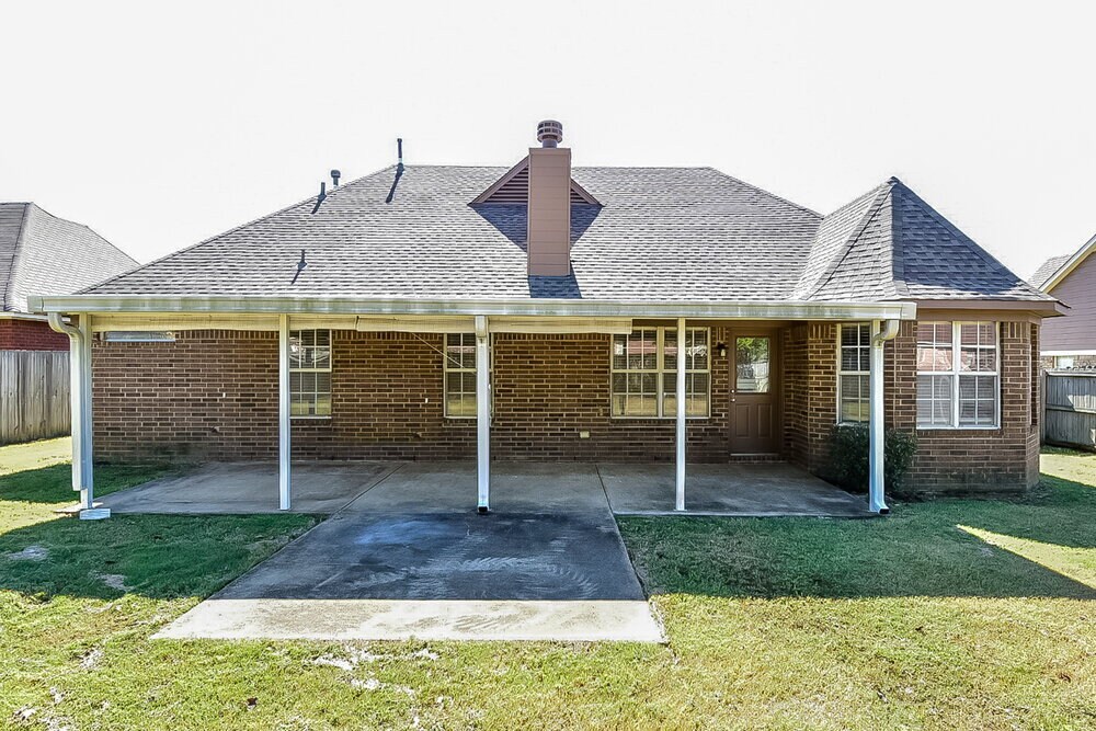 Building Photo - 4102 Ravenwood Dr N