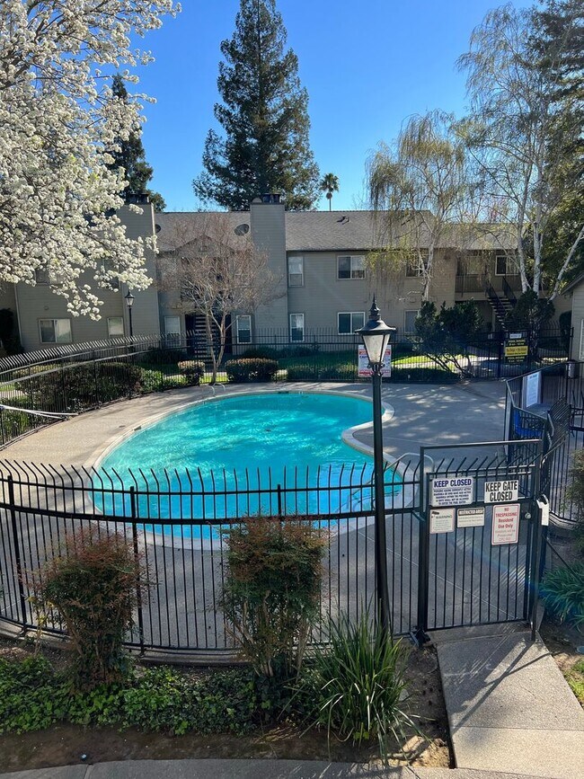 Building Photo - NICE CONDO FOR RENT IN ROSEMONT AT COBBLESTONE GLEN III - Move-In Special $500 OFF FIRST MONTH'S ...
