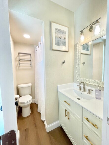 Building Photo - 7700 Boca Ciega Dr