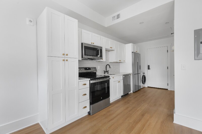 Building Photo - 31 Hope St