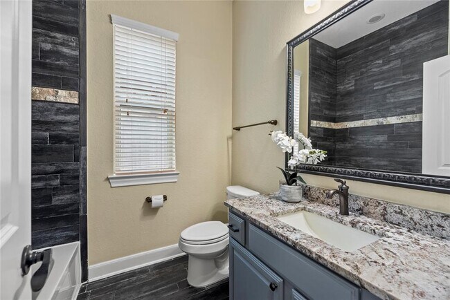 Building Photo - 28706 Hemlock Red Ct