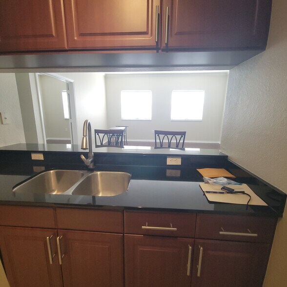 Building Photo - 1064 N Tamiami Trl