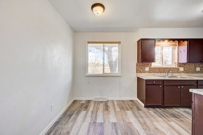 Building Photo - $1,885.00 - 4 Beds, 2 Bath, Duplex in Litt...