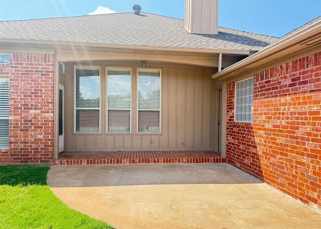 Building Photo - 18212 Willow Oak Ln