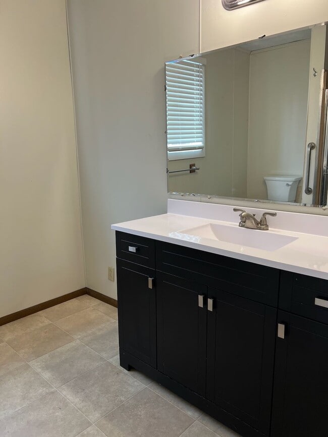 Building Photo - 3200 S 7th St