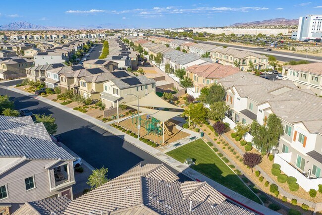Building Photo - Modern Henderson Townhome with Loft & Resort-Style Amenities