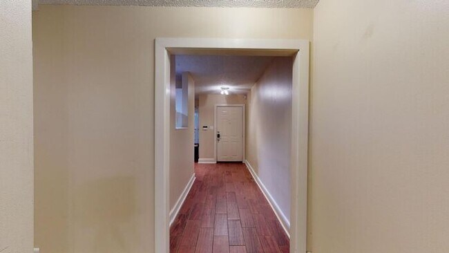 Building Photo - 9104 Quail Creek Dr
