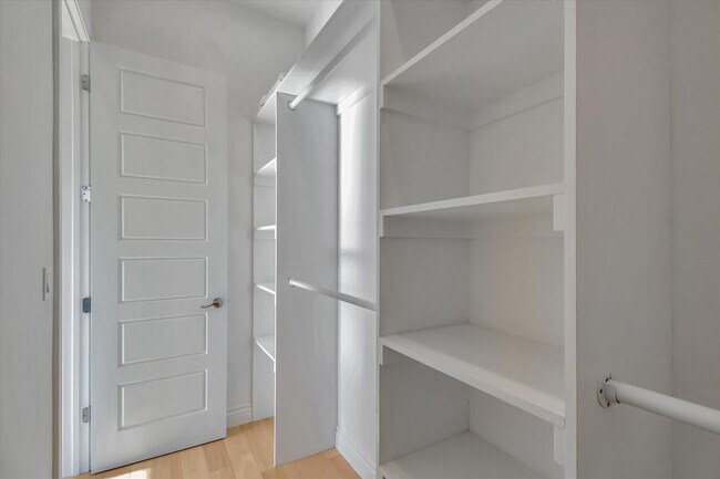 Building Photo - 7150 Bollinger Rd