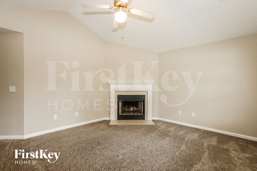 Building Photo - 9522 Sleepy Hollow Ln