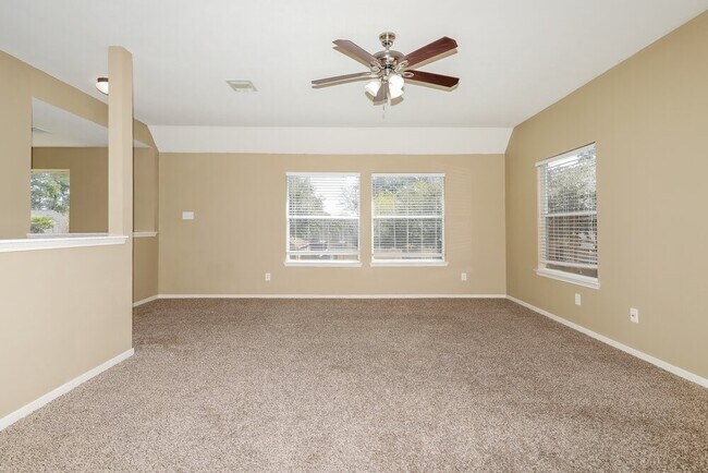 Building Photo - 10007 Willow Wood Way