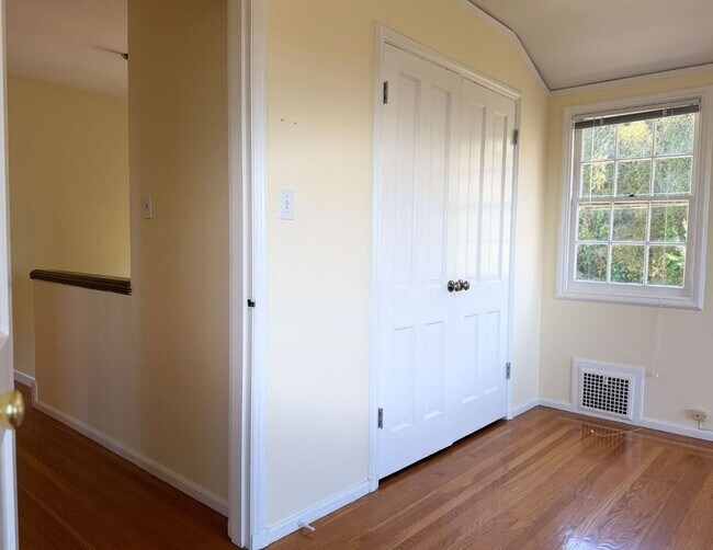 Building Photo - This is a Berkeley Lifestyle. | 3BR | 1.5BA | 1,450 SF | Just Steps from Campus