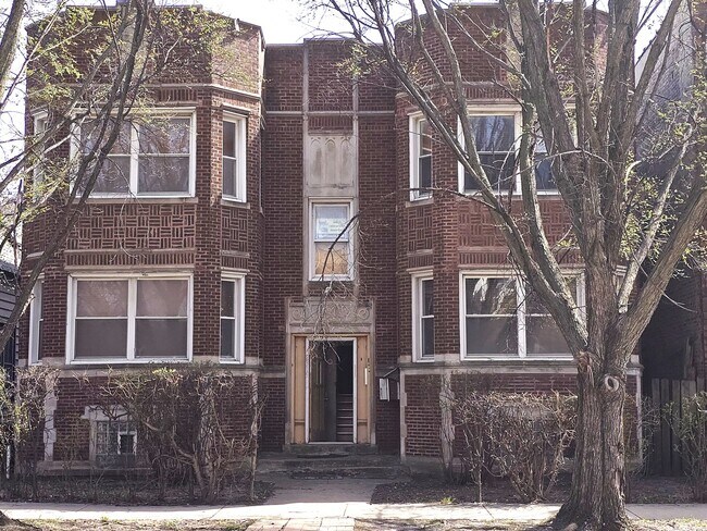 Building Photo - 2317 W Marquette Rd