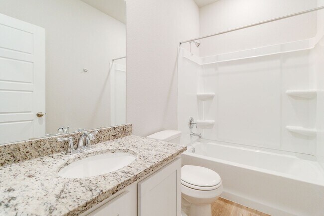 Building Photo - 417-417 Nespral Dr
