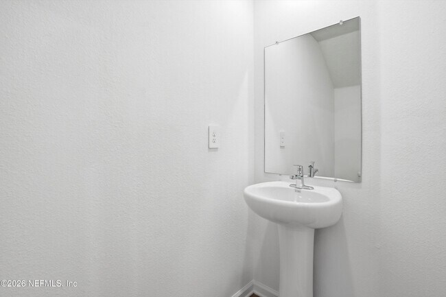 Building Photo - 32 Pasadena Dr