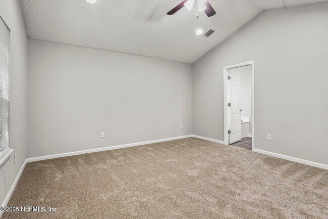 Building Photo - 3924 Victoria Landing Dr S