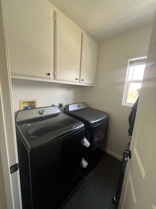 Building Photo - Welcome Home to Your Temecula Retreat!