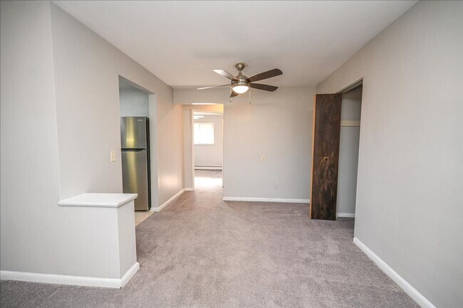 Building Photo - 2625 Robertson Ave