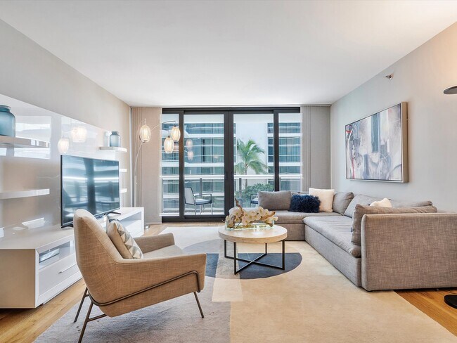Building Photo - 9455 Collins Ave