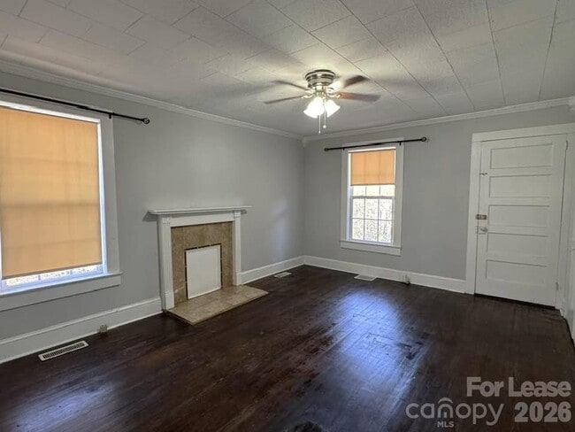 Building Photo - 70 Crowell Dr NW