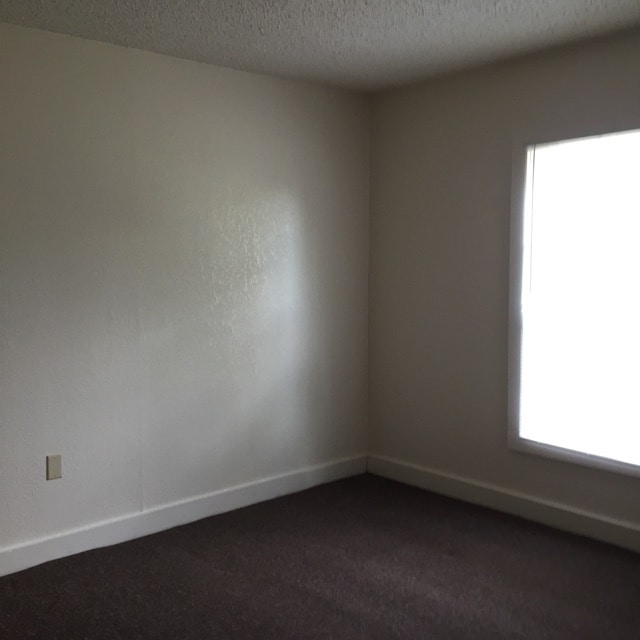Building Photo - UPDATED HOME WITH 2 BEDROOMS