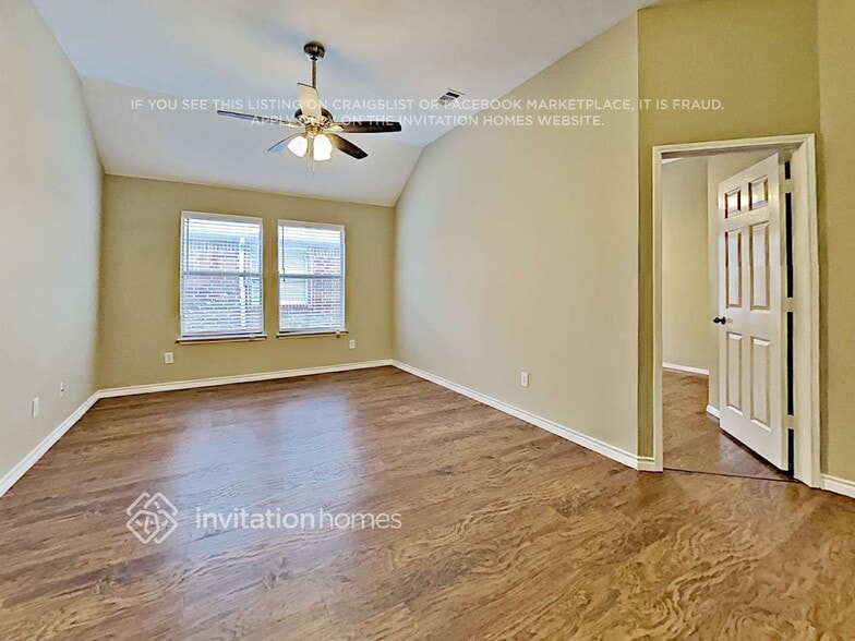 Building Photo - 510 Maplewood Dr