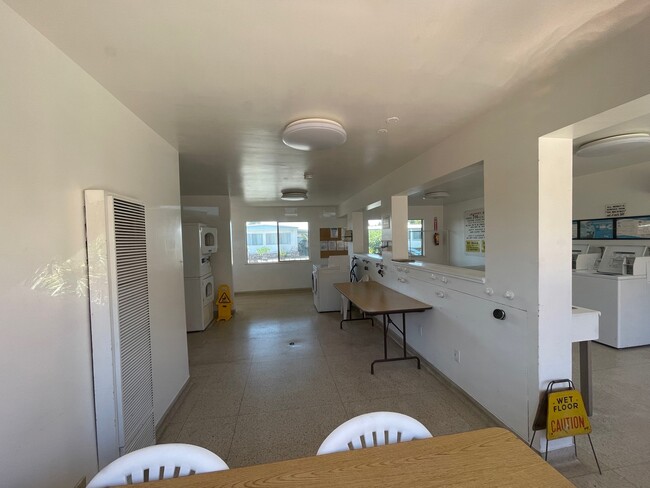 Building Photo - 141 Douglas Dr