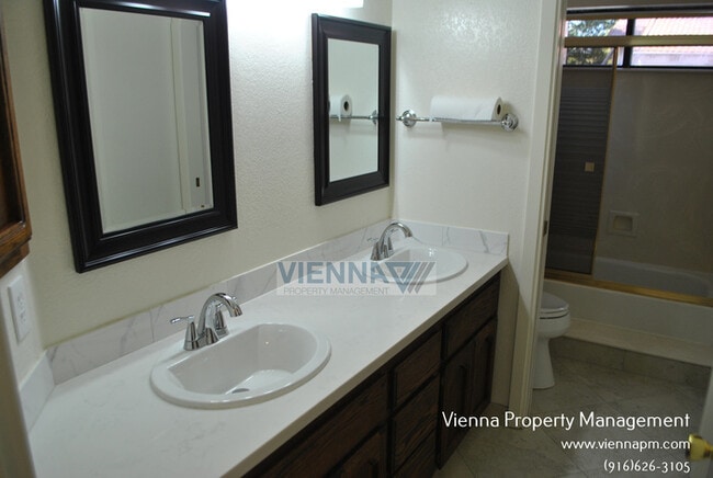 Building Photo - 4710 El Cid Ct