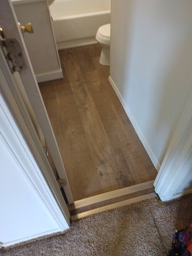 Building Photo - 705 Black Oak