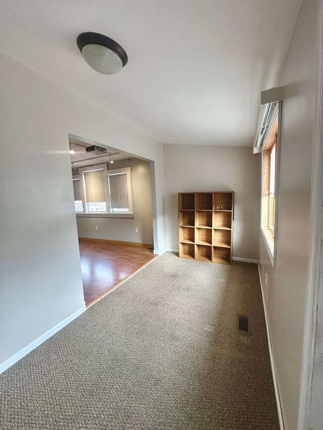 Building Photo - 32 Barberie Ave