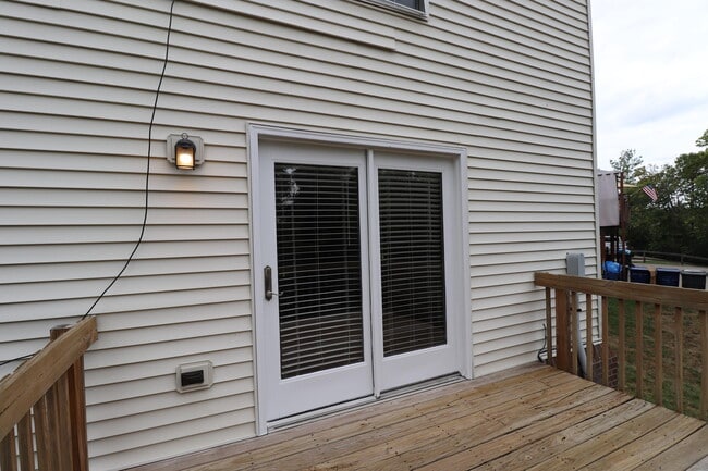Building Photo - 3852 Sugar Creek Dr