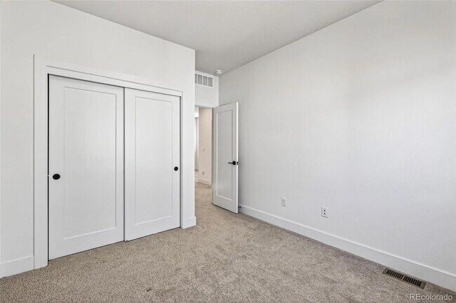 Building Photo - 10270 Milwaukee Cir