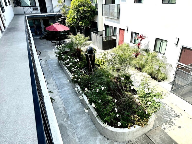 Building Photo - 3510 Clarington Ave