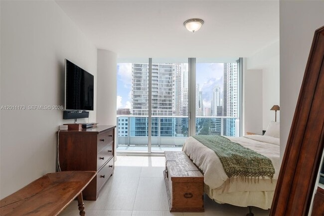 Building Photo - 200 Biscayne Blvd Way