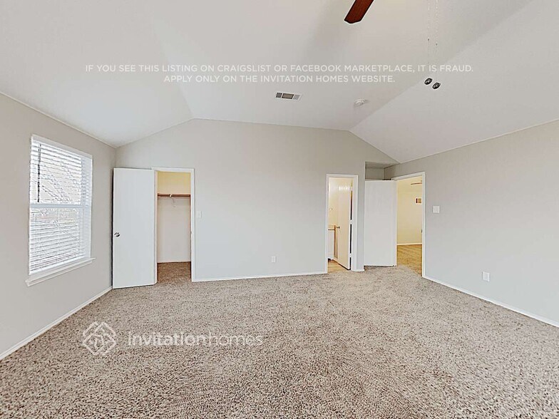 Building Photo - 8820 Chaps Ave